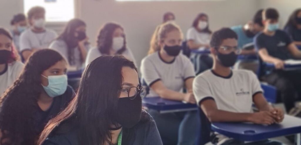 A-ressocializacao-dos-alunos-e-dos-professores-esta-sendo-feita-neste-mes-apos-dois-anos-de-ensino-remoto